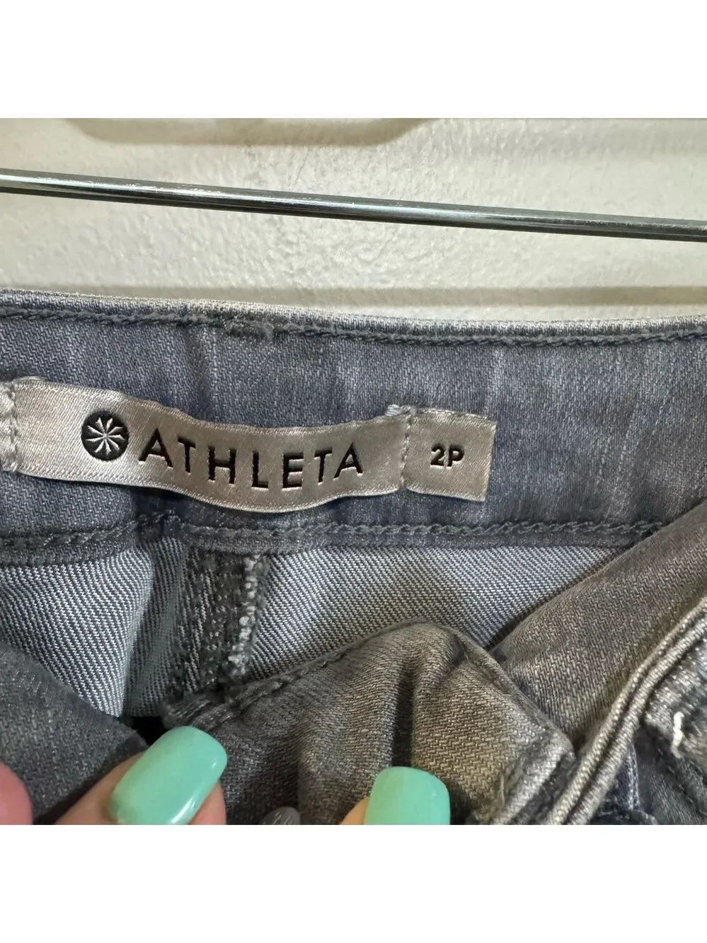 Athleta Gray Skinny Jeans with Tapered Leg. Size 2 petite